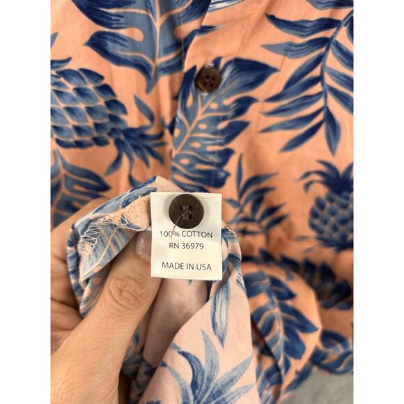 Go Barefoot Hawaiian Shirt Mens M Peach Blue Pineapple Aloha Made USA Cotton - Picture 3 of 8